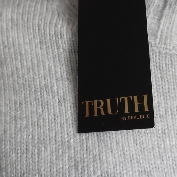 TRUTH by Republic NEW with tags Heather gray incredibly soft turtleneck sweater - Picture 10 of 10